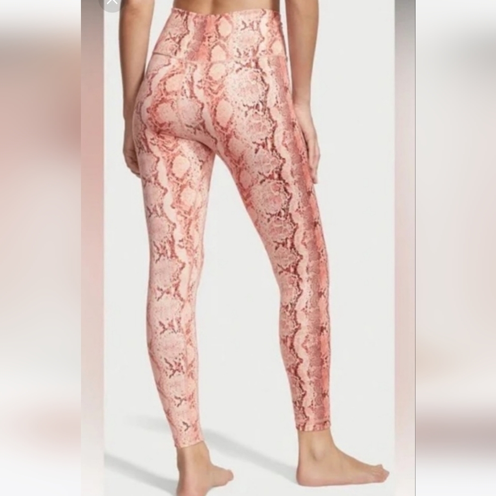 Victoria's Secret On Point Live Leggings